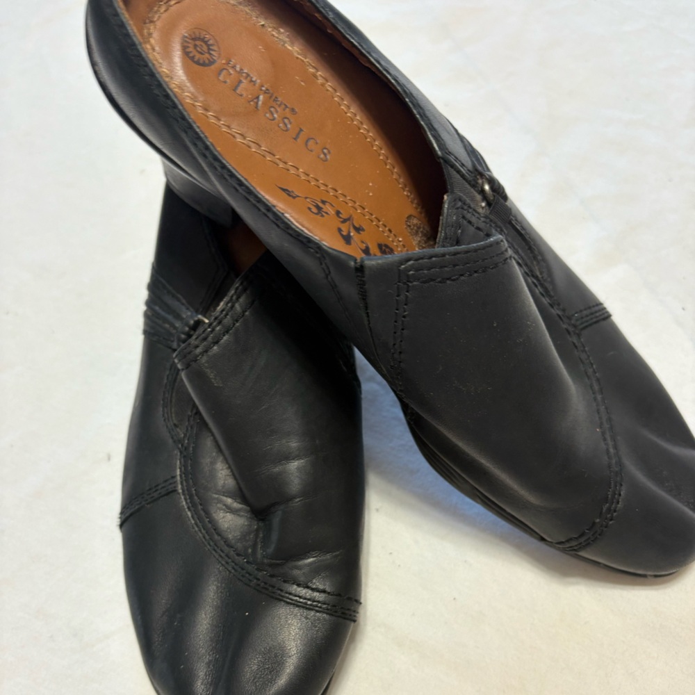 Classic Black Leather women’s  Shoes